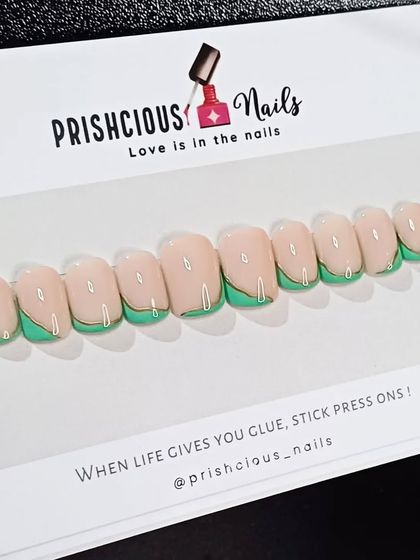 Custom Press-On Nails photo 5