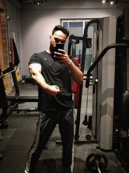 This is the result of putting in the work. A quick gym selfie is a great way to track progress and stay motivated. It's a reminder that a fit body and healthy skin come from dedication.