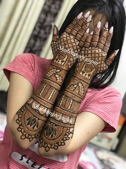 Intricate Bridal Hand Designs photo 24