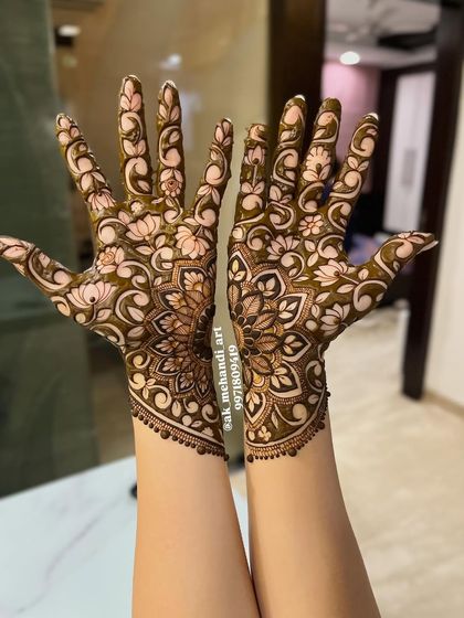 Abhishek Kumar - Bridal Mehndi Elegant Back of Hand & Minimalist Designs photo 5