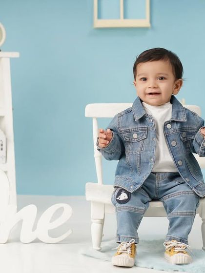 First Birthday & Cake Smash photo 5