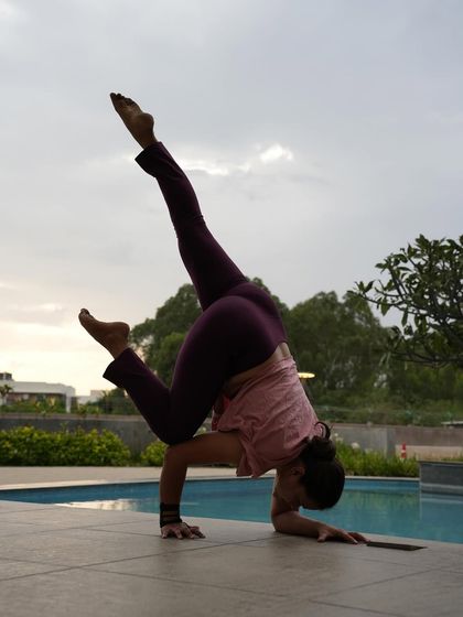Shashi Prabha Dwivedi - Advanced Yoga Anatomy & Asana Course (Online) Inversions & Arm Balances photo 29