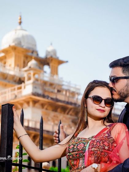 A close-up portrait at Albert Hall Museum, where a tender kiss on the forehead speaks volumes. This shot combines affection with an iconic Jaipur landmark.