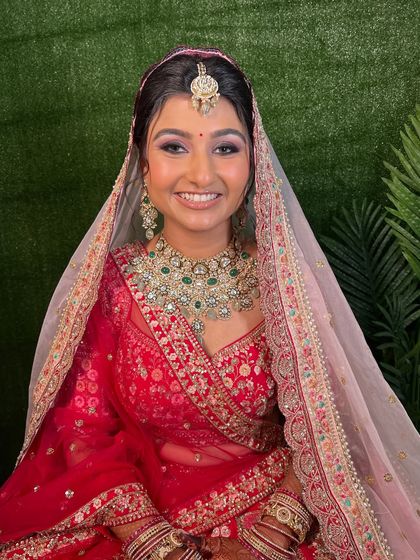 Classic Red & Pink Bridal Looks photo 45