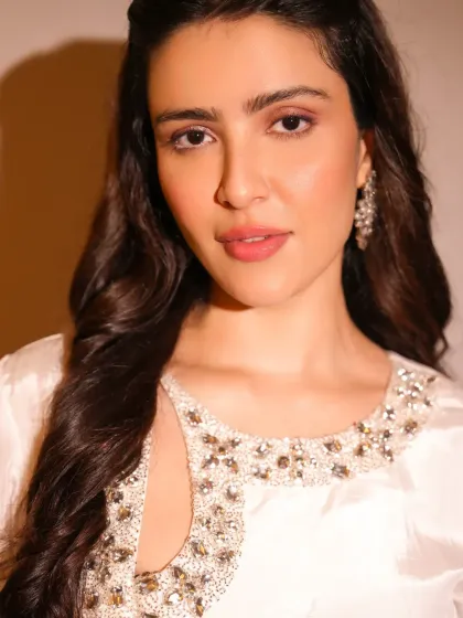 Modern Bridal & Festive Glam photo 16