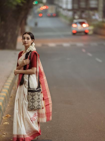 Walking down a Bengaluru street, this shot captures a sense of movement and timelessness.