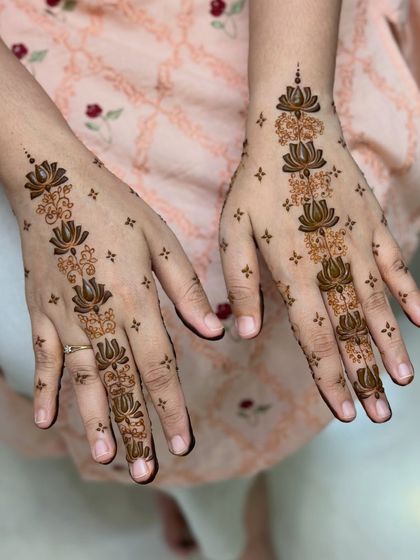 A simple and pretty design with a lotus vine, perfect for any occasion.