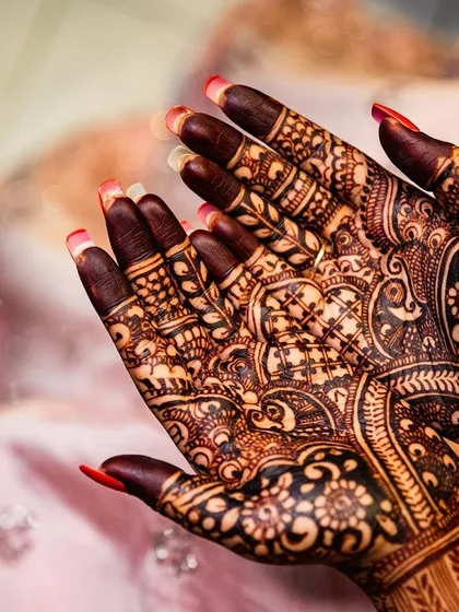 The final stain is proof of quality. I use only natural henna paste, which develops into this deep, rich maroon color, ensuring your bridal mehendi looks stunning on your wedding day.