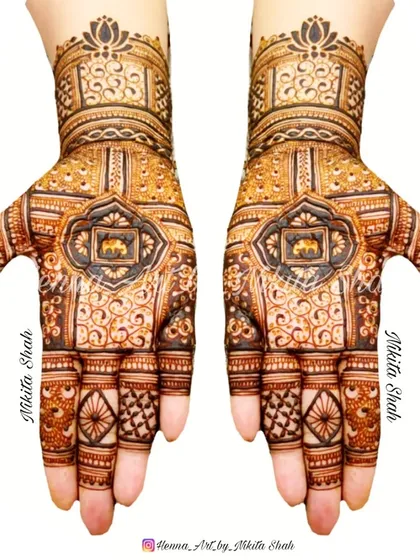 A custom Indian mehendi design with a central elephant motif. I always enjoy creating designs based on my client's specific requests.