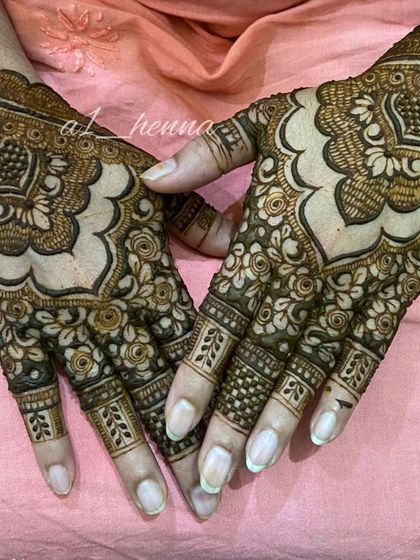 Another view of the elegant scalloped design.