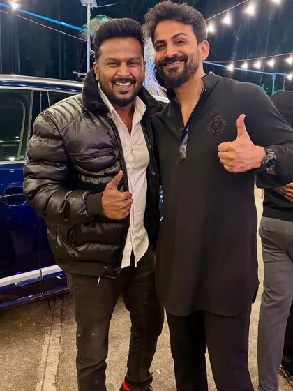 It's always a pleasure to share the stage and connect with talented artists like Daali Dhananjaya. These experiences add to the dynamic energy I bring to every private and corporate event.