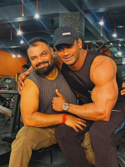 Choose joy, spread love, and be happy. Gym mein hamesha positive vibes.