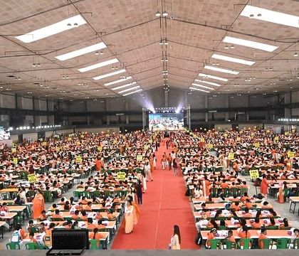 Another perspective of the vast competition hall, where thousands of students sit for the mental arithmetic test. The scale of the event is truly inspiring.