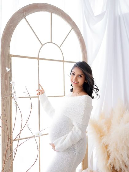 Solo Radiance: Portraits of the Mother-to-Be photo 72