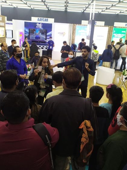 Trade Show Entertainment: Your Crowd Magnet photo 8