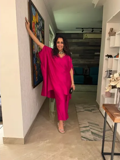 Here I am, ready for a Diwali party in my fuchsia pink co-ord set. It's one of my favorite pieces for feeling festive and comfortable at the same time.