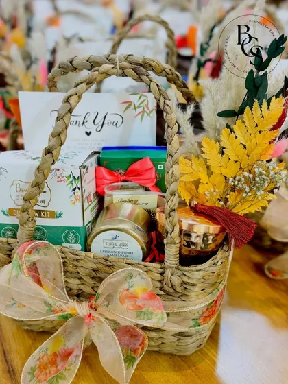 Say goodbye to the exhausting hunt for the perfect gift. This charming basket, filled with a DIY bamboo kit and other unique items, is an example of the creative and thoughtful solutions I provide.