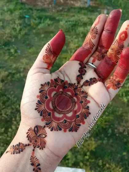 Bunty Rajasthani Mehandi - Group & Event Mehandi Modern & Floral Patterns photo 5