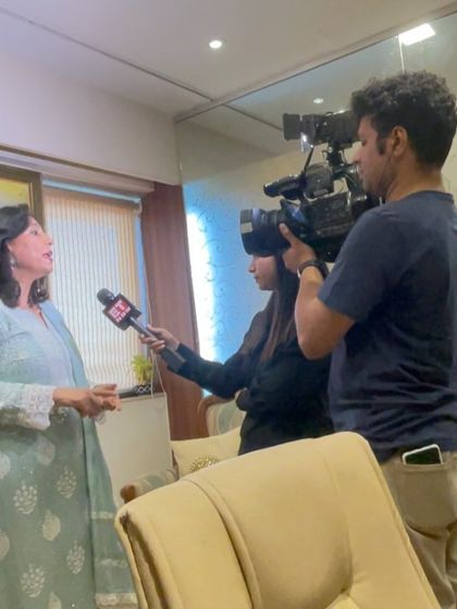 The full view of a typical news byte recording session.