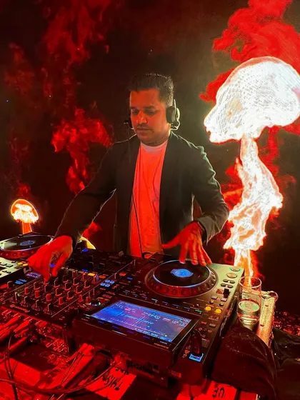 This is what a high-energy after-party looks like. With a custom LED backdrop and a playlist that keeps everyone on their feet, I transform your reception into an exclusive club experience.
