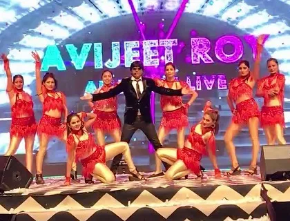 A final pose with my team of dancers after a powerful performance. We always give 100% to make every wedding show a massive success.