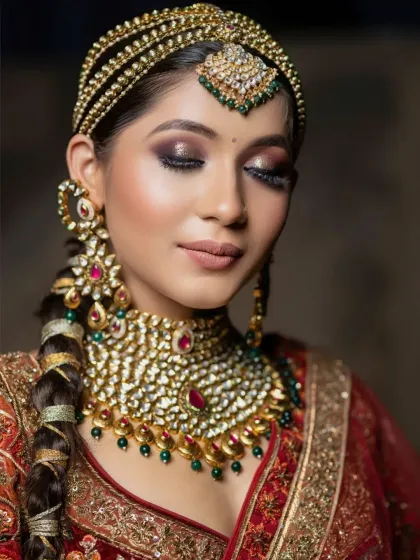 A beautiful close-up of the smokey eye makeup. I used deep tones to create a sultry and sophisticated look, perfect for an evening wedding.