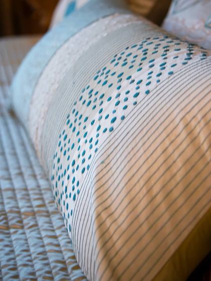 Ekaani - Luxury Home & Spiritual Decor Luxurious Linens: Cushions & Bedcovers photo 20