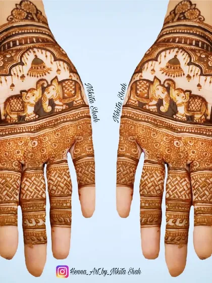 A classic Indian design featuring cute elephant figures. This style is perfect for festivals or as a guest at a wedding.