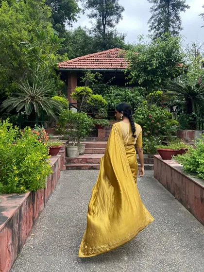A beautiful behind-the-scenes moment from a shoot. Sometimes the most stunning shots are the ones taken when nobody thinks the camera is rolling.