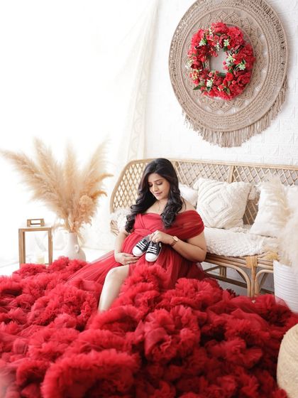 Solo Radiance: Portraits of the Mother-to-Be photo 73