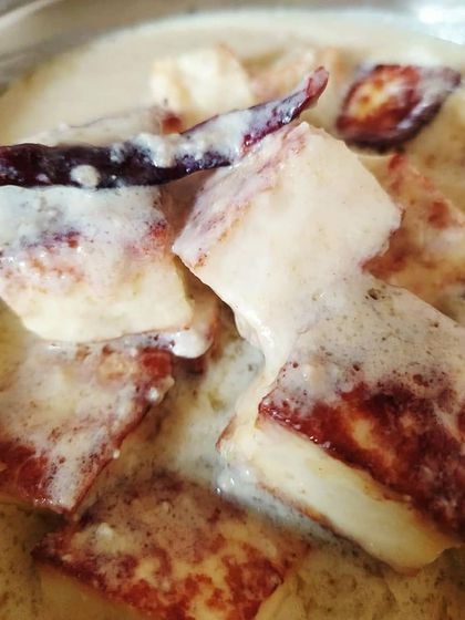 Kaju Posto Paneer, a delicate and creamy dish that goes beautifully with crisp parathas. The combination of cashews (kaju) and poppy seeds (posto) creates a rich, unforgettable gravy.