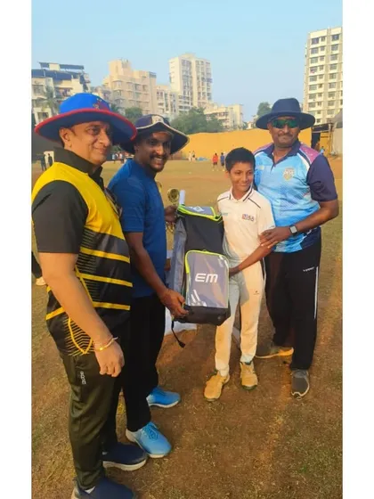 Shreyash Khilare being awarded the Man of the Series for his all-round excellence in the Straight Drive U-12 Tournament.