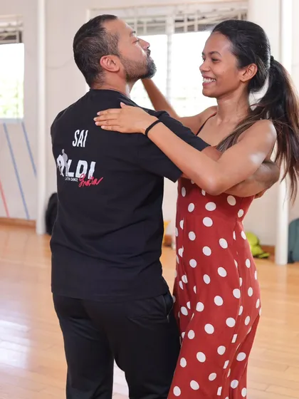 A beautiful moment of connection between two dancers in our class. This is what social dancing is all about: listening to the music and moving together as one.