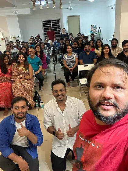 A full house and a happy crowd! This selfie captures the amazing energy of a sold-out stand-up comedy night. We love seeing our studio packed with people ready to laugh and have a great time.