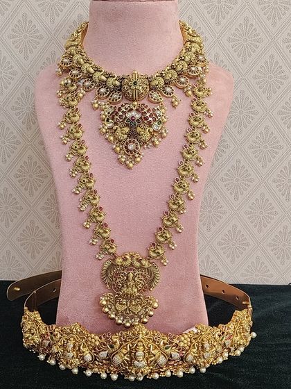 A new bridal set in stock. This one features beautiful peacock motifs and is perfect for a traditional muhurtham.