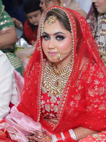 A beautiful Sikh bride ready for her Anand Karaj. The makeup is bold yet elegant, with defined eyes that are a hallmark of my style.