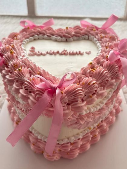 Drishtii Anandd - Custom Celebration Cakes Elegant & Floral Cakes photo 26