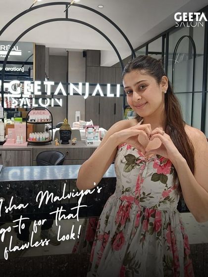 The lovely Isha Malviya visited our Lokhandwala salon for her flawless look. Here she is making a heart, showing some love back to our team after a refreshing and radiant beauty session.
