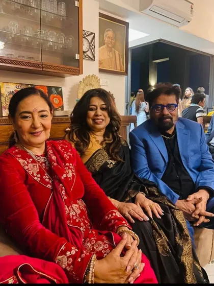 An evening to remember, sharing a moment with the legendary maestros Hariharan Ji and Jaspinder Narula Ji. Being in the company of such great artists is always inspiring.