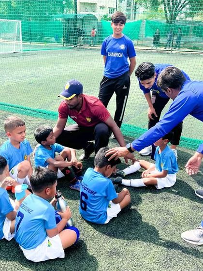 Shooterz - Football & Cricket Coaching Football Training: Drills, Tactics & Match Play photo 61