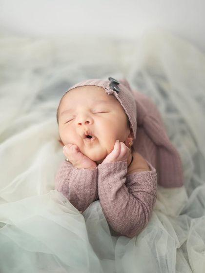 Newborn Portraits: The First Few Days photo 9