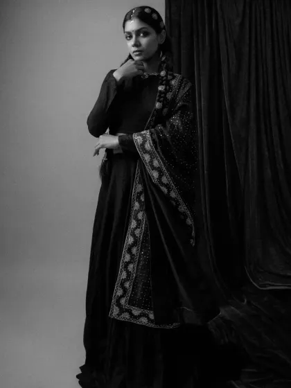 Zoya Joy - Personal & Celebrity Styling Modern Indian & Ethnic Elegance photo 10