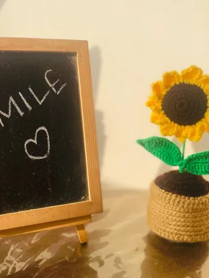 To bring a little sunshine indoors, I craft these crochet sunflower pots. They are perfect for decorating a desk or a small corner and make for a very cheerful gift that lasts forever.