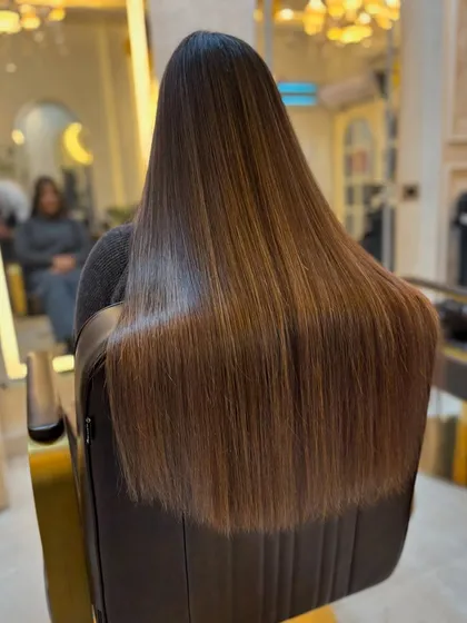 This image showcases the beautiful, even application of our caramel brown global colour.