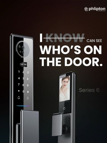 With the Series 6 lock, you can always see who's on the door. The integrated screen provides a clear view of your visitor, so you can welcome them with confidence.