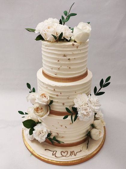 Liliyum Patisserie - Special Occasion Cakes Elegant Floral & Botanical Masterpieces photo 54