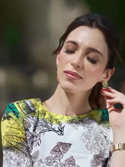 Effortless beauty for an Anamika Khanna x H&M collaboration. On Maia Sethna, I created a sun-kissed, natural makeup look that feels fresh, modern, and perfect for a daytime fashion event.