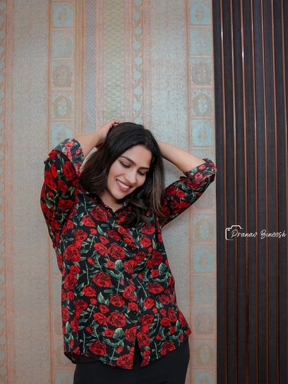 Alankara Homestories - Custom Wall & Window Treatments As Seen In: Celebrity Homes photo 6