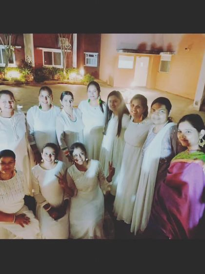The wonderful group of dancers after their performance, all wearing their custom Bindhani accessories. It was an honor to be a small part of their celebration.