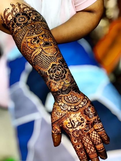 Hajira Mehendi Artist - Mehndi Artist Services Intricate Bridal & Sangeet Designs photo 3
